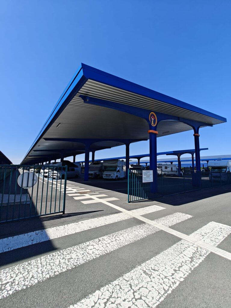 Tettoia fotovoltaica parcheggio Disneyland Paris