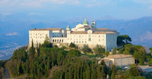 agricamper-lazio-abbazia-montecassino-camper-roulotte - Agricamper Italia